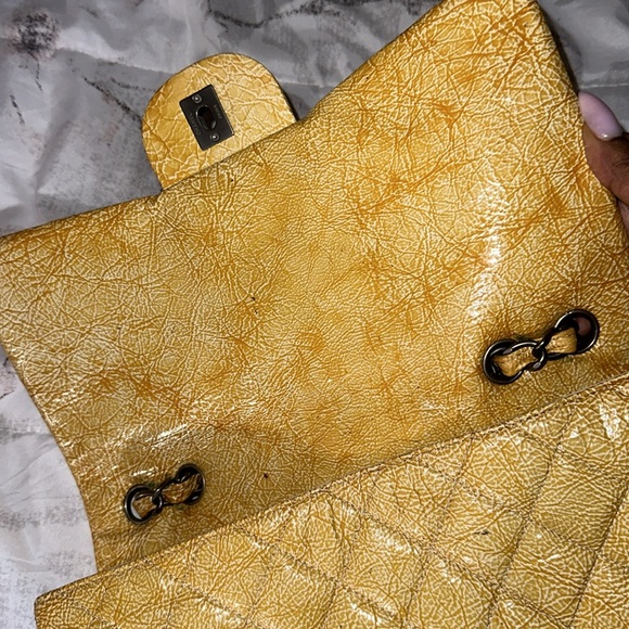 Authentic Chanel Crinkle single flap. - Picture 5 of 8